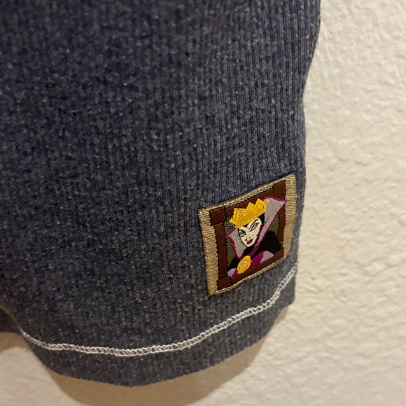 Disney Wicked Gray Women's Top - Picture 3 of 3